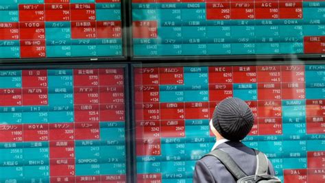 Stock market today: Wall Street is mixed; Big Tech climbs